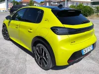 Usata Peugeot 208 GT 101 CV (74 kW) 2024 Giallo Utilitaria