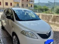 Usata Lancia Ypsilon Gold 69 CV (50 kW) 2017 Utilitaria