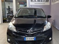 Usata Toyota Yaris Lounge 90 CV (66 kW) 2013 Nero Berlina