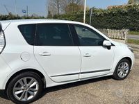 Usata Renault Scénic III XMOD 110 CV (80 kW) 2013 Bianco Monovolume