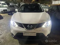 Usata Nissan Qashqai Tekna 131 CV (96 kW) 2015 Bianco SUV