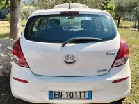 Usata Hyundai i20 90 CV (66 kW) 2012 Bianco Utilitaria