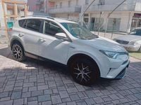 Usata Toyota RAV4 Hybrid Active 155 CV (114 kW) 2017 Polar white SUV
