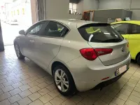 Usata Alfa Romeo Giulietta Exclusive 105 CV (77 kW) 2013 Argento Utilitaria