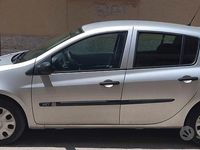 Usata Renault Clio III 86 CV (63 kW) 2006 Grigio Berlina