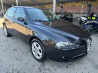 Usata Alfa Romeo 147 Exclusive 120 CV (88 kW) 2007 Nero Utilitaria