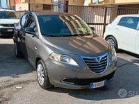 Usata Lancia Ypsilon Gold 69 CV (50 kW) 2015 Grigio Utilitaria