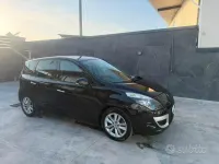 Usata Renault Scénic III Luxe 150 CV (110 kW) 2010 Nero Monovolume