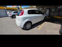 Usata Fiat Grande Punto Dynamic 90 CV (66 kW) 2008 Bianco Utilitaria