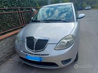 Usata Lancia Ypsilon 60 CV (44 kW) 2008 Argento Utilitaria