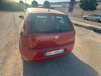 Usata Fiat Grande Punto 75 CV (55 kW) 2006 Rosso Utilitaria