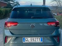 Usata VW T-Roc R-line 150 CV (110 kW) 2023 Verde SUV