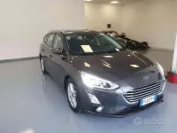 Usata Ford Focus 120 CV (88 kW) 2019 Grigio Station wagon