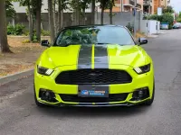 Usata Ford Mustang Convertible 317 CV (233 kW) 2017 Verde fluo camaleonte Cabrio