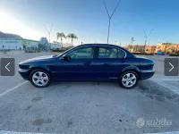 Usata Jaguar X-type 156 CV (114 kW) 2002 Bluazzurro Berlina
