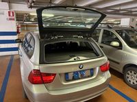 Usata BMW 318 143 CV (105 kW) 2010 Grigio Station wagon