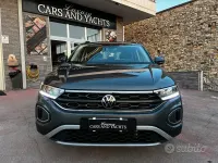 Usata VW T-Roc 150 CV (110 kW) 2023 Grigio SUV