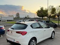 Usata Alfa Romeo Giulietta Exclusive 105 CV (77 kW) 2015 Bianco Utilitaria