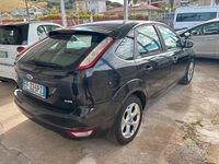 Usata Ford Focus 110 CV (80 kW) 2011 Nero Berlina