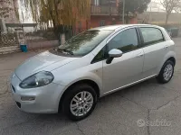 Usata Fiat Grande Punto 69 CV (50 kW) 2013 Grigio Utilitaria