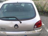 Usata Ford Fiesta 53 CV (38 kW) 2000 Grigio Utilitaria