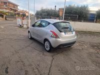 Usata Lancia Ypsilon Gold 69 CV (50 kW) 2015 Grigio Utilitaria