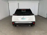 Usata Peugeot 2008 GT 131 CV (96 kW) 2022 Bianco SUV