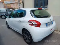Usata Peugeot 208 Active 68 CV (50 kW) 2016 Bianco Utilitaria