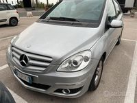 Usata Mercedes B180 116 CV (85 kW) 2012 Grigio Monovolume