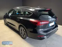 Usata Ford Focus ST-Line 155 CV (114 kW) 2023 Nero metallizzato Station wagon
