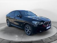 Usata BMW X6 M Sport 286 CV (210 kW) 2022 Black sapphire metallizzato SUV