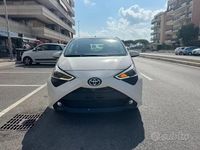 Usata Toyota Aygo X-play 72 CV (52 kW) 2019 Bianco Utilitaria