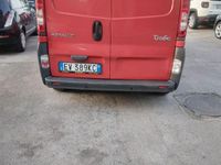 Usata Renault Trafic 114 CV (83 kW) 2014 Rosso Monovolume