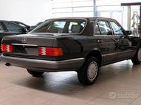 Usata Mercedes S300 SE 180 CV (132 kW) 1990 Grigio Berlina