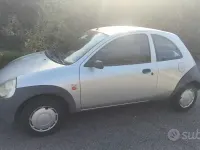 Usata Ford Ka 60 CV (44 kW) 2001 Grigio Utilitaria
