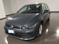 Usata VW Golf VIII Life 115 CV (84 kW) 2025 Grigio Berlina