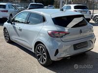 Usata Renault Clio V 100 CV (73 kW) 2024 Grigio Berlina