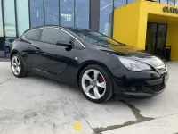Usata Opel Astra GTC Cosmo 179 CV (131 kW) 2013 Nero Utilitaria