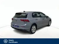Usata VW Golf VIII Life 116 CV (85 kW) 2023 Grigio / pastello Berlina