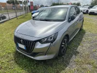 Usata Peugeot 208 Allure 101 CV (74 kW) 2023 Grigio Utilitaria