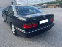 Usata Mercedes E200 Avantgarde 163 CV (119 kW) 2000 Blu Berlina