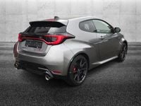 Usata Toyota Yaris 280 CV (205 kW) 2024 Argento metallizzato Utilitaria