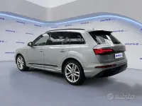 Usata Audi Q7 Sport 286 CV (210 kW) 2023 Grigio SUV