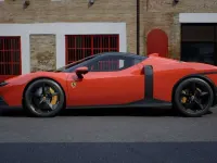 Nuova Ferrari Testarossa 829 CV (609 kW) 2026 Rosso Cabrio