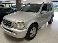 Usata Mercedes ML400 250 CV (183 kW) 2002 Argento SUV