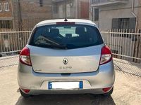 Usata Renault Clio II 75 CV (55 kW) 2010 Grigio Berlina