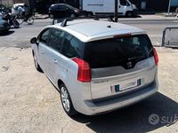 Usata Peugeot 5008 110 CV (80 kW) 2010 Argento Monovolume