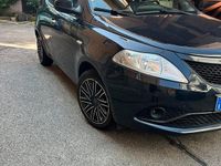 Usata Lancia Ypsilon 69 CV (50 kW) 2018 Nero Utilitaria