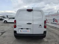 Usata Citroën Berlingo 102 CV (75 kW) 2024 Bianco Monovolume