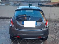 Usata Lancia Ypsilon 69 CV (50 kW) 2016 Grigio Utilitaria